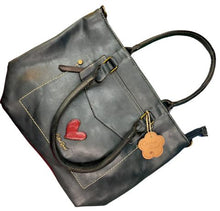 Load image into Gallery viewer, Cotton Road Handbag Heart Black
